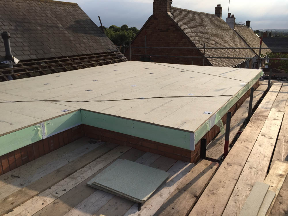 Flat Roofing Worksop / Standard Roofing Worksop - Roofing Repairs and Roofers / Tiles / Guttering